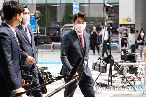 '비대위 효력정지' 가처분 심문에 출석하는 이준석 전 대표. 연합뉴스